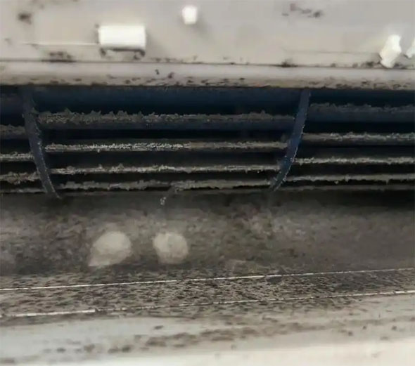 天心空调吹的风有股烧焦味是怎么回事